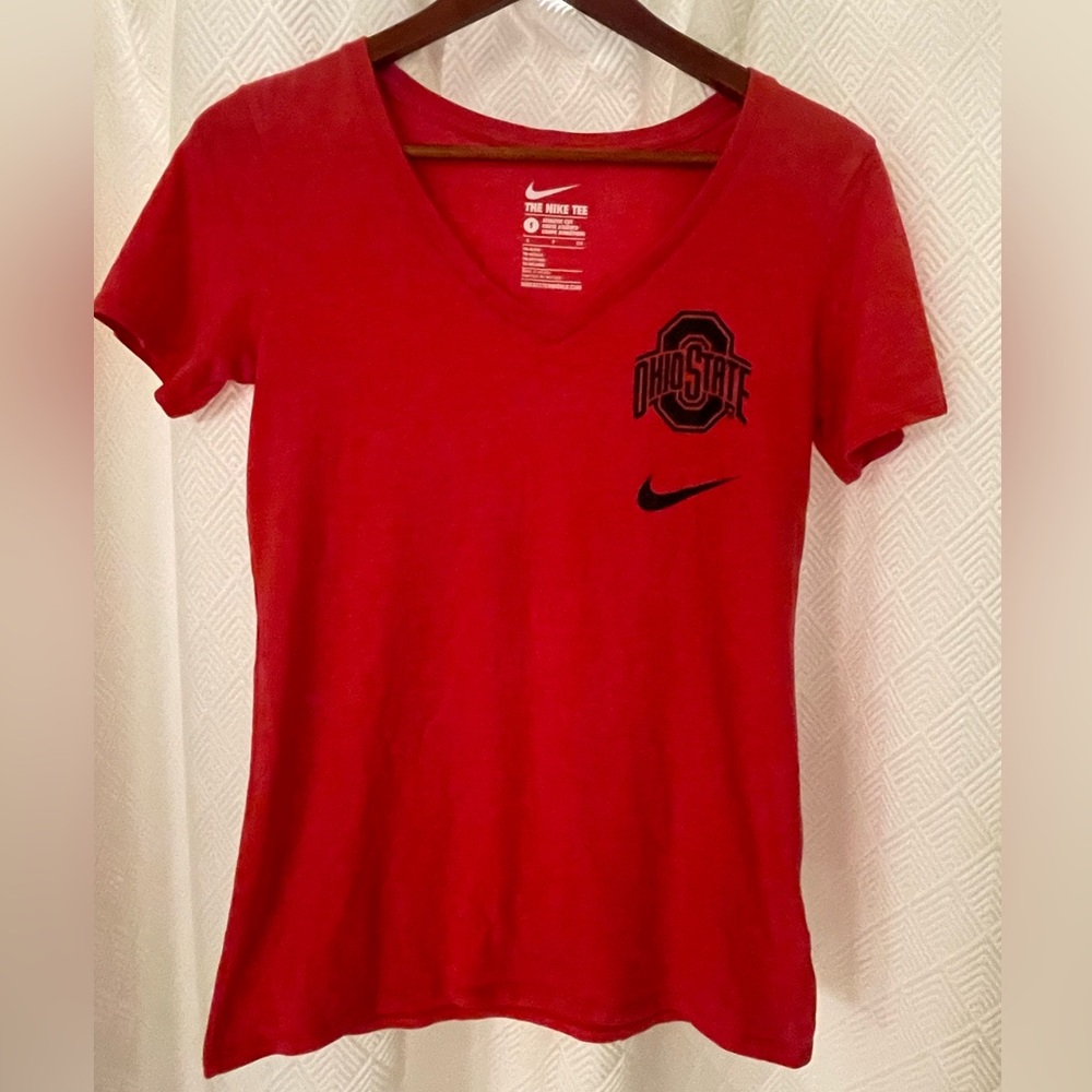Ohio State Nike Red Women's V-Neck Tee Size Medium